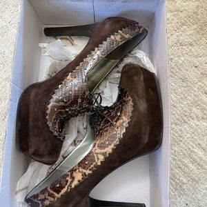 Carlos Santana heels